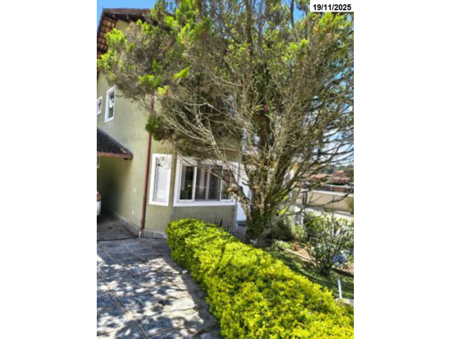 Casa Assobradada com 4 quartos em Teresópolis/RJ