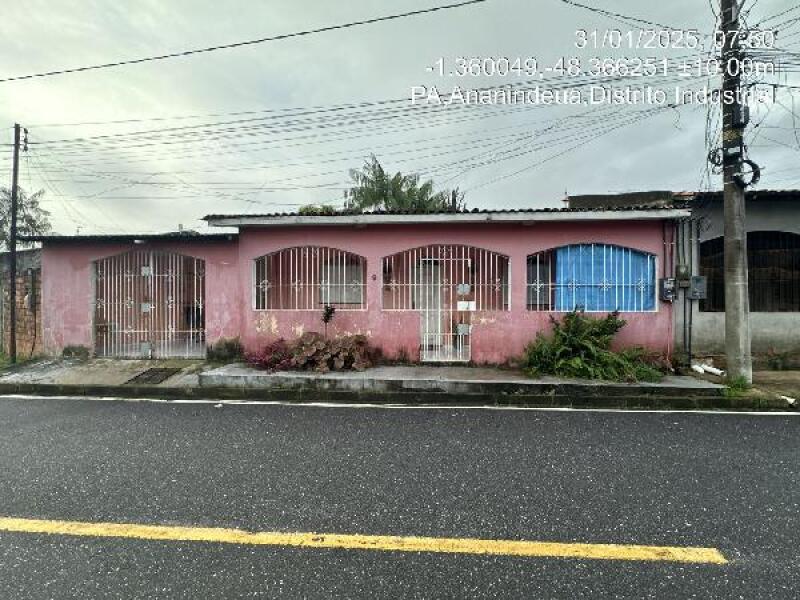 Casa 67,6m² com 2 quartos e 3 banheiros