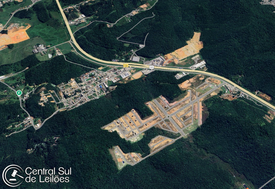Terreno amplo de 350,50m² com ótima localização e documentação regular