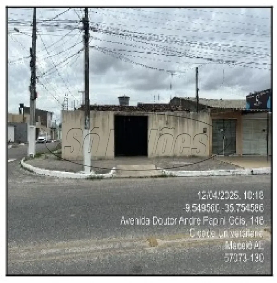 Casa com 2 quartos, varanda, 148m² em Maceió