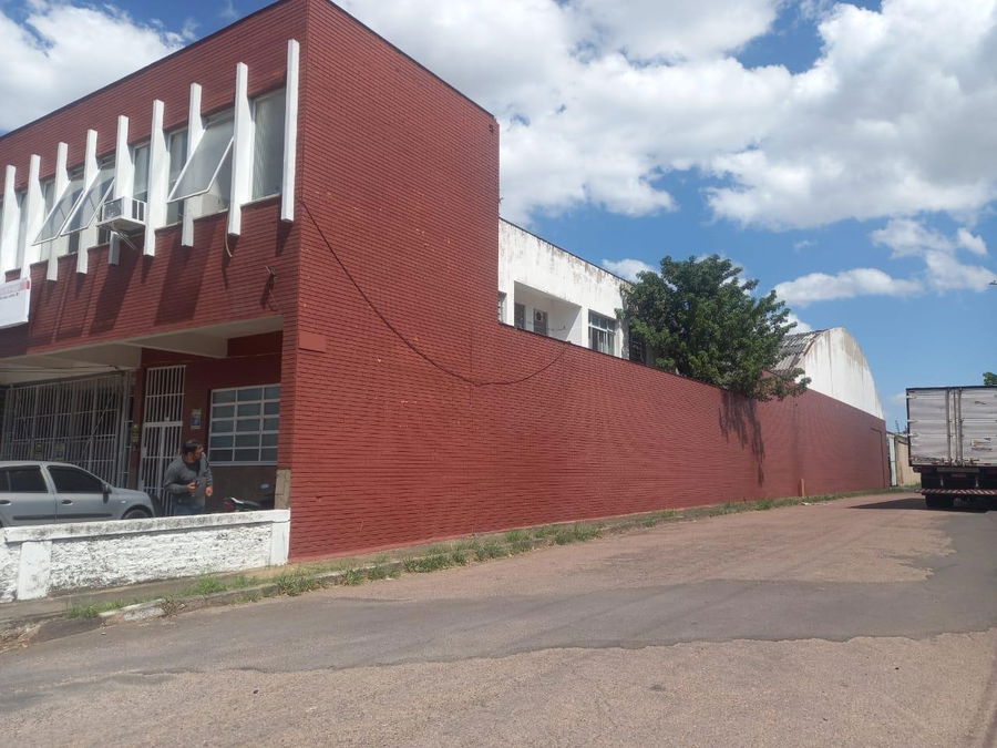 Terreno com 3.770m² e Galpão em Porto Alegre