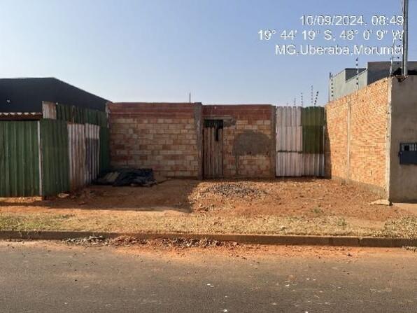 Terreno com 200m² de área privativa e terreno, sem ocupação informada
