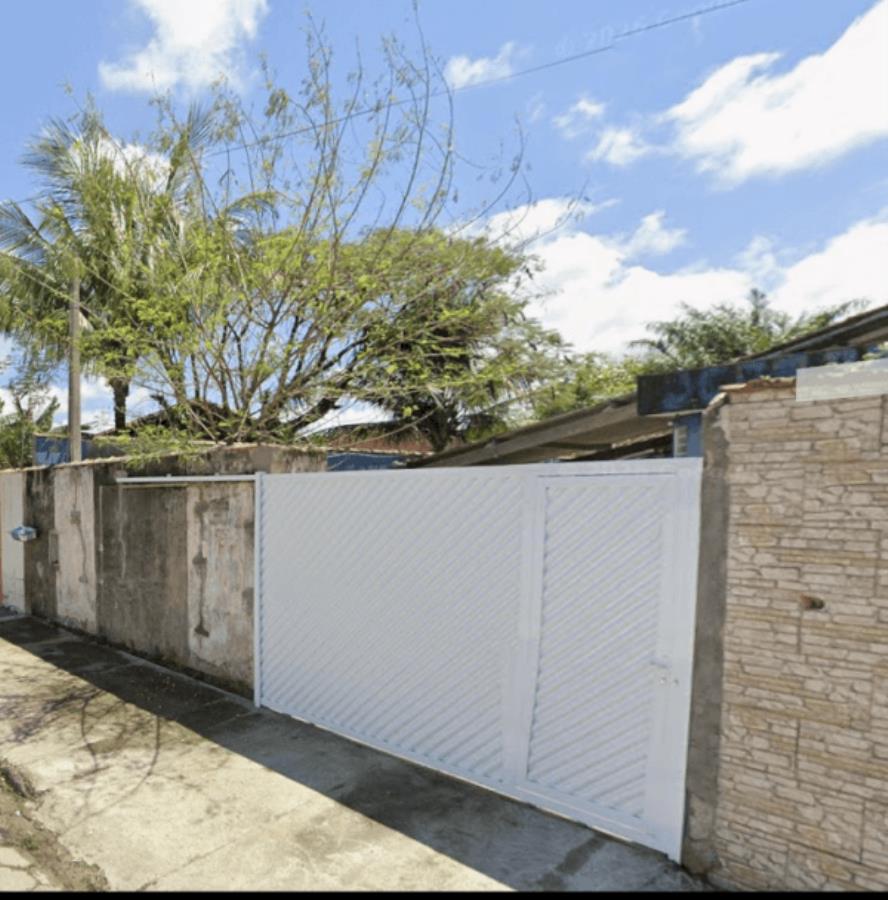 Casa com Terreno em Peruíbe - 250m²