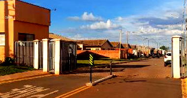 Casa 2 quartos, 50,45m² construída, terreno 90m², desocupada