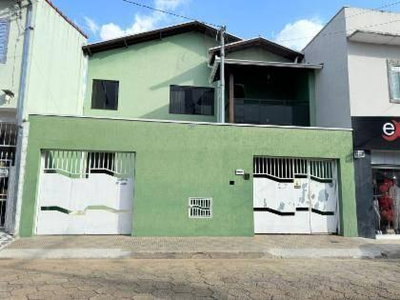 Casa Ocupada em Pouso Alegre/MG com 266m² de Área Construída