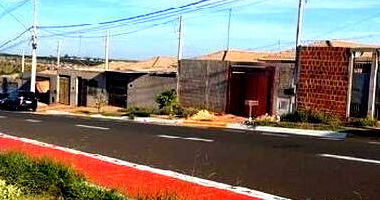 Casa com 2 quartos, 1 banheiro, vaga de garagem e 45,47m² privativos