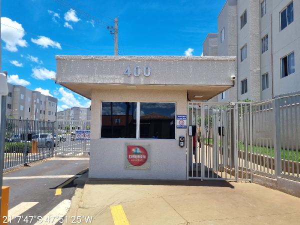 Apartamento com 2 quartos, 1 banheiro e 1 vaga de garagem