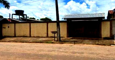 Casa com 183m² de área construída em Nova Crixás/GO