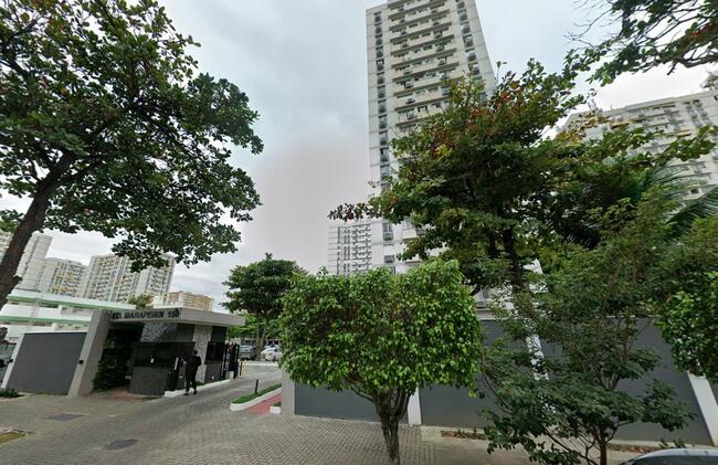 Apartamento vazio 52m² com vaga no Barra Sul