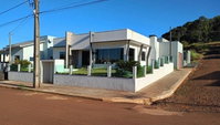 Casa Desocupada com 136 m² de Área Construída
