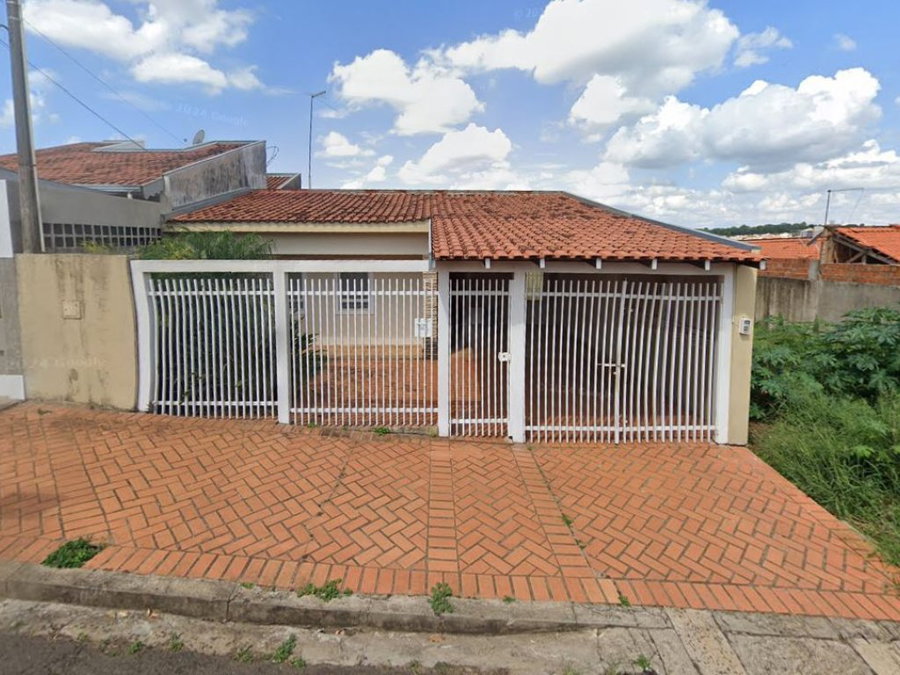 Casa com 187 m², 3 quartos, 2 banheiros, desocupada
