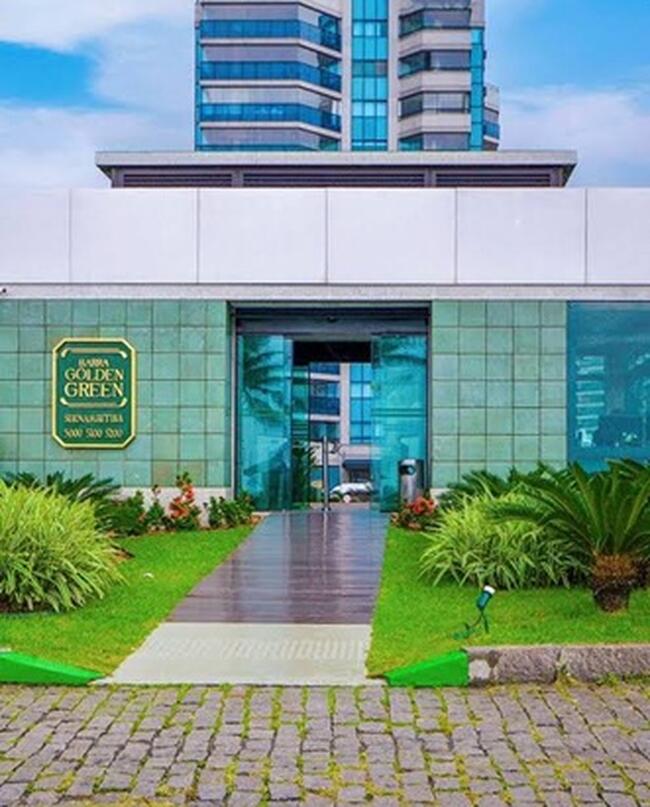 Apartamento de alto padrão com 3 vagas na garagem, na Barra da Tijuca