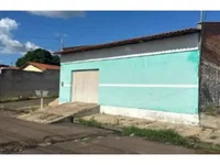 Casa com 42m² construída e terreno de 250m², imóvel