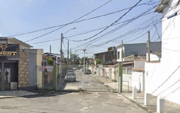 Casa com 2 quartos e 1 banheiro, 81m², área de serviço