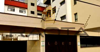 Dois boxes de garagem com 2 vagas e 16,52m² área útil