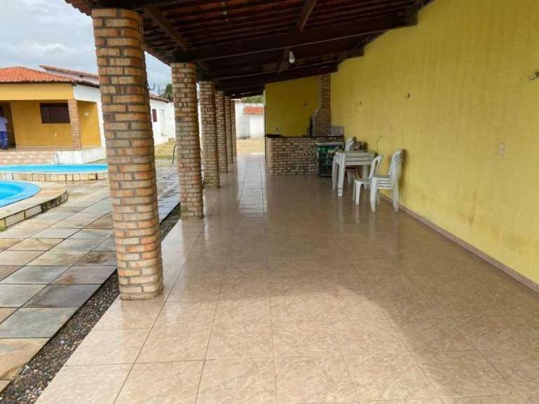 Casa com 1000m² terreno e 235m² construída, ocupada
