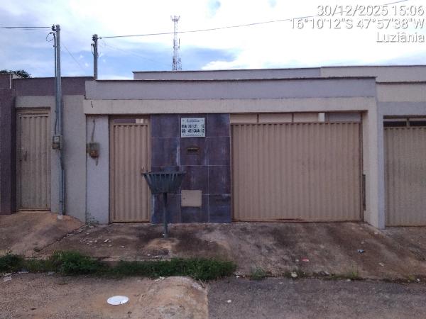 Casa com 2 quartos e 1 vaga em Luziânia/GO