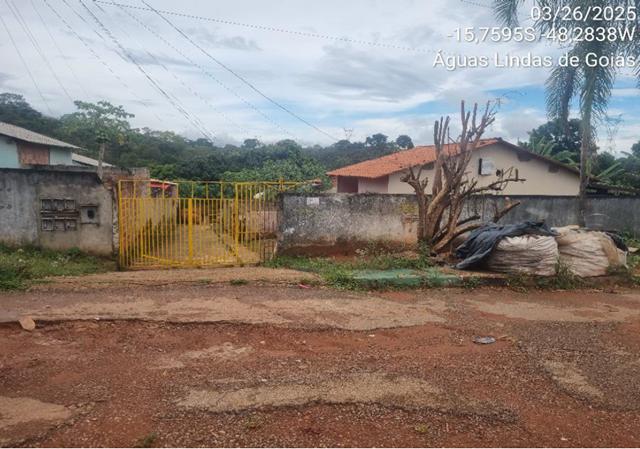 Casa residencial com 3 quartos, ocupada, em condomínio fechado
