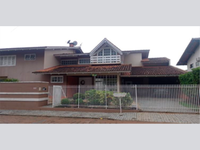 Casa em Jaraguá do Sul com 475m² de área construída