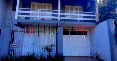 Casa com 160,73m² construída, 185,76m² terreno, ocupada