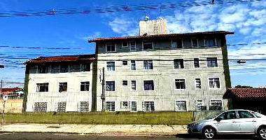Apartamento com 2 Quartos e Área de Serviço em Curitiba