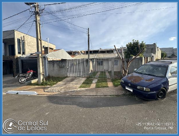 Casa em Ponta Grossa com 90,01m² de terreno