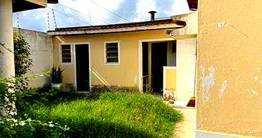 Casa Desocupada com 1 Vaga e 137m² Construídos