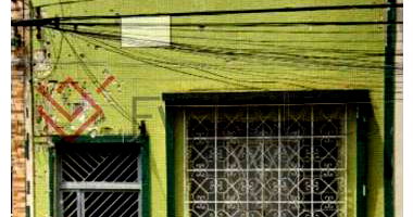 Espaçoso prédio comercial com 160m² de área total