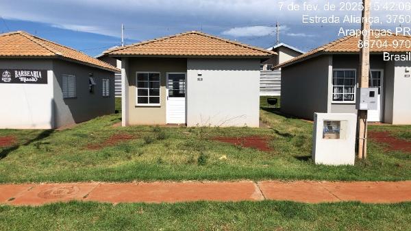 Casa com 2 quartos, banheiro, sala, cozinha e área de serviço, 43,85m² construída