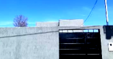 Casa com 2 quartos e 300m² de terreno