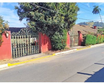 Casa Ocupada com 3 Matrículas em Serra Negra/SP
