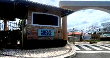 Casa em Lauro de Freitas com 238,65m²