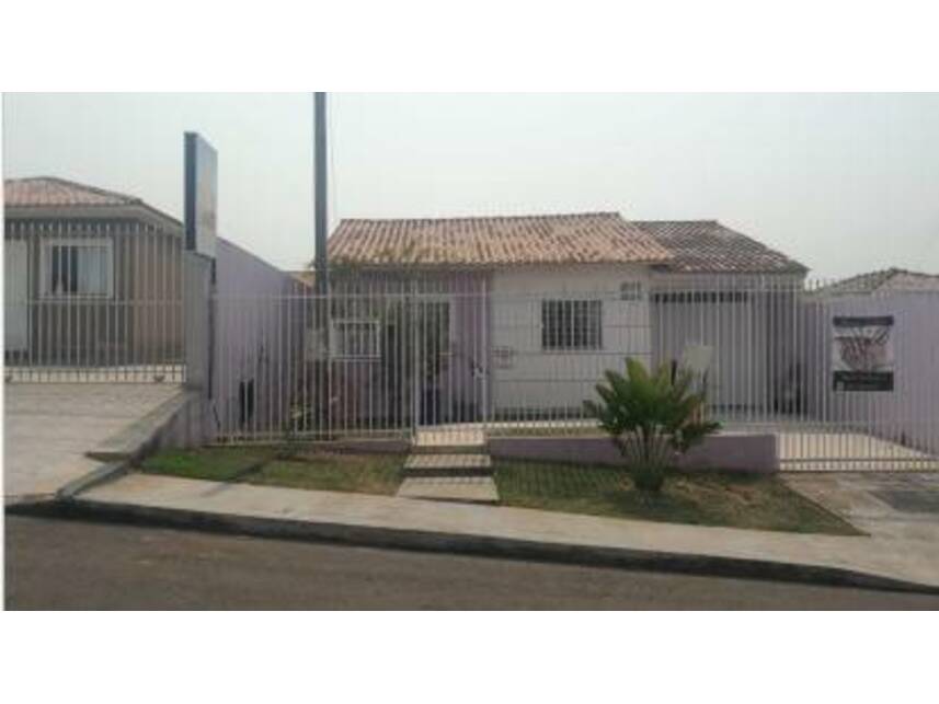 Casa padrão com 138m² construídos em terreno de 250m² - Contorno/PR