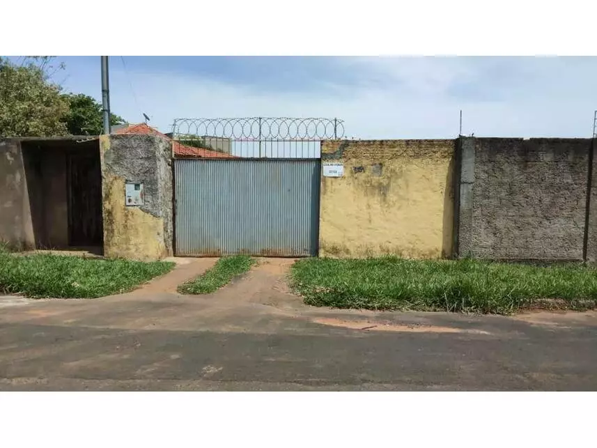 Casa em leilão com 144m² em Araguari/MG