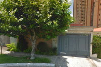 Casa com 2 quartos, 246,81m² construídos, ocupada