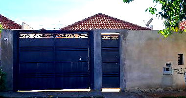 Casa 2 quartos, 1 banheiro, 1 vaga, 43m² construída, terreno 200m²