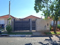 Casa 2 quartos, 1 banheiro, 1 vaga, 43m² construída, terreno 200m²