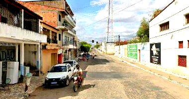 Sítio com 30,7 hectares e benfeitorias em Hidrolândia/CE