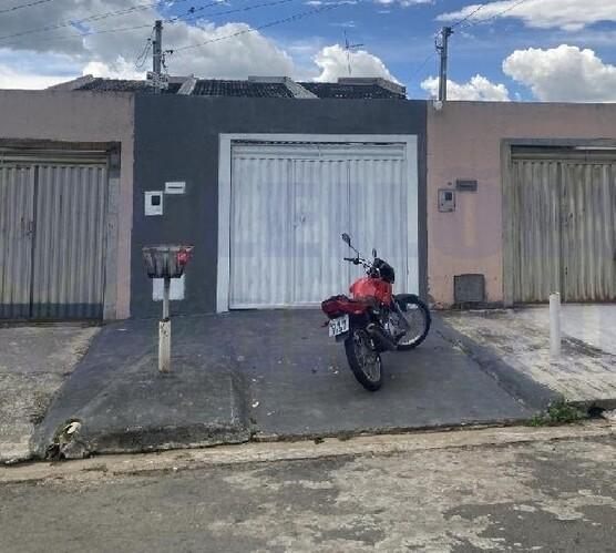 Casa com 2 quartos, 1 banheiro, 61,28m² área privativa, 1 vaga