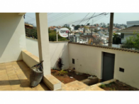 Sobrado com 3 quartos, 304,24m²