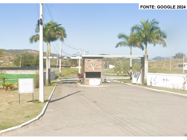 Terreno de 152m² em condomínio fechado, ideal para investimento