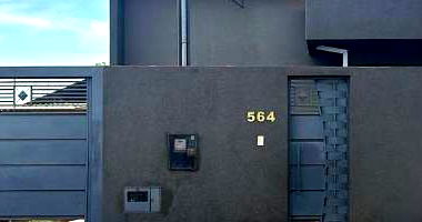 Casa padrão, 90.91m² construídos, ocupada