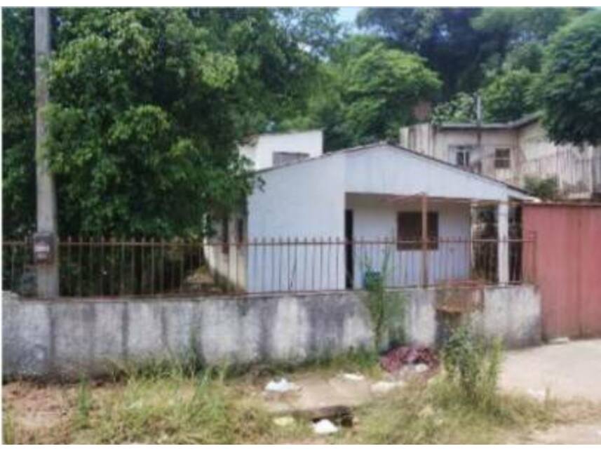 Casa em leilão com 129m² de terreno e 129m² construída