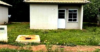 Casa com 2 quartos, 1 banheiro, 43,85 m² construída, desocupada
