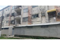 Apartamento em Campinas de Pirajá com 2 Quartos