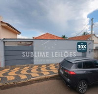 Terreno com Construção em Pirassununga - 275m²