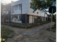 Prédio comercial com 428,87m², 3 pavimentos