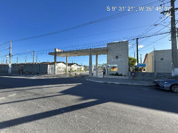 Casa com 2 quartos, 1 vaga, 58.48m² em Maceió