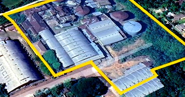 Terreno Industrial com Edifícios e Silos
