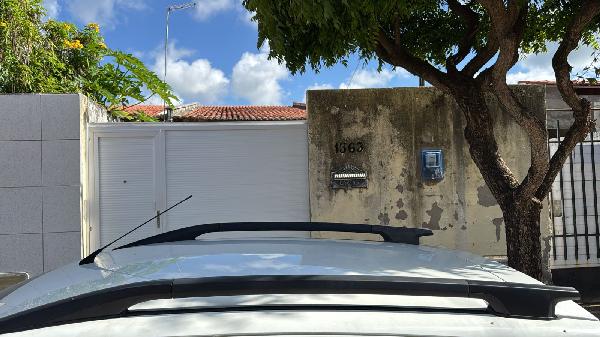 Casa com 2 quartos, 2 banheiros, 1 vaga e 84m² construída